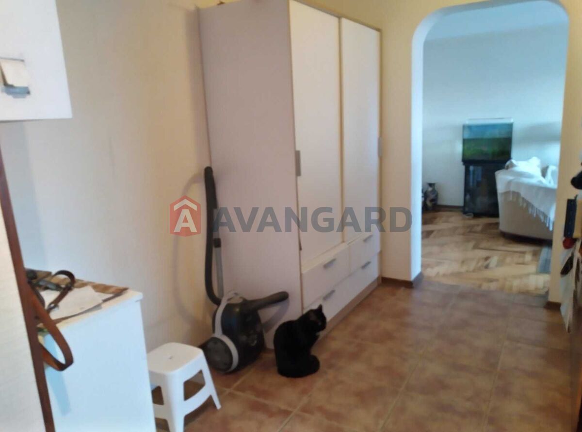 3 ��. ��������, 68/-/8 ��. �., 5/9 ������ ���� 8