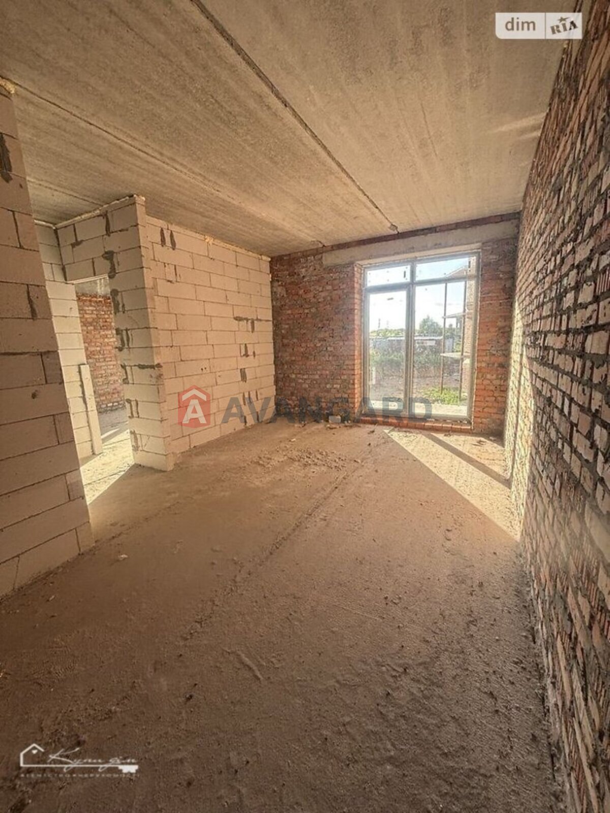 1 ��. ��������, 51/20/15 ��. �., 2/3 ������ ���� 8