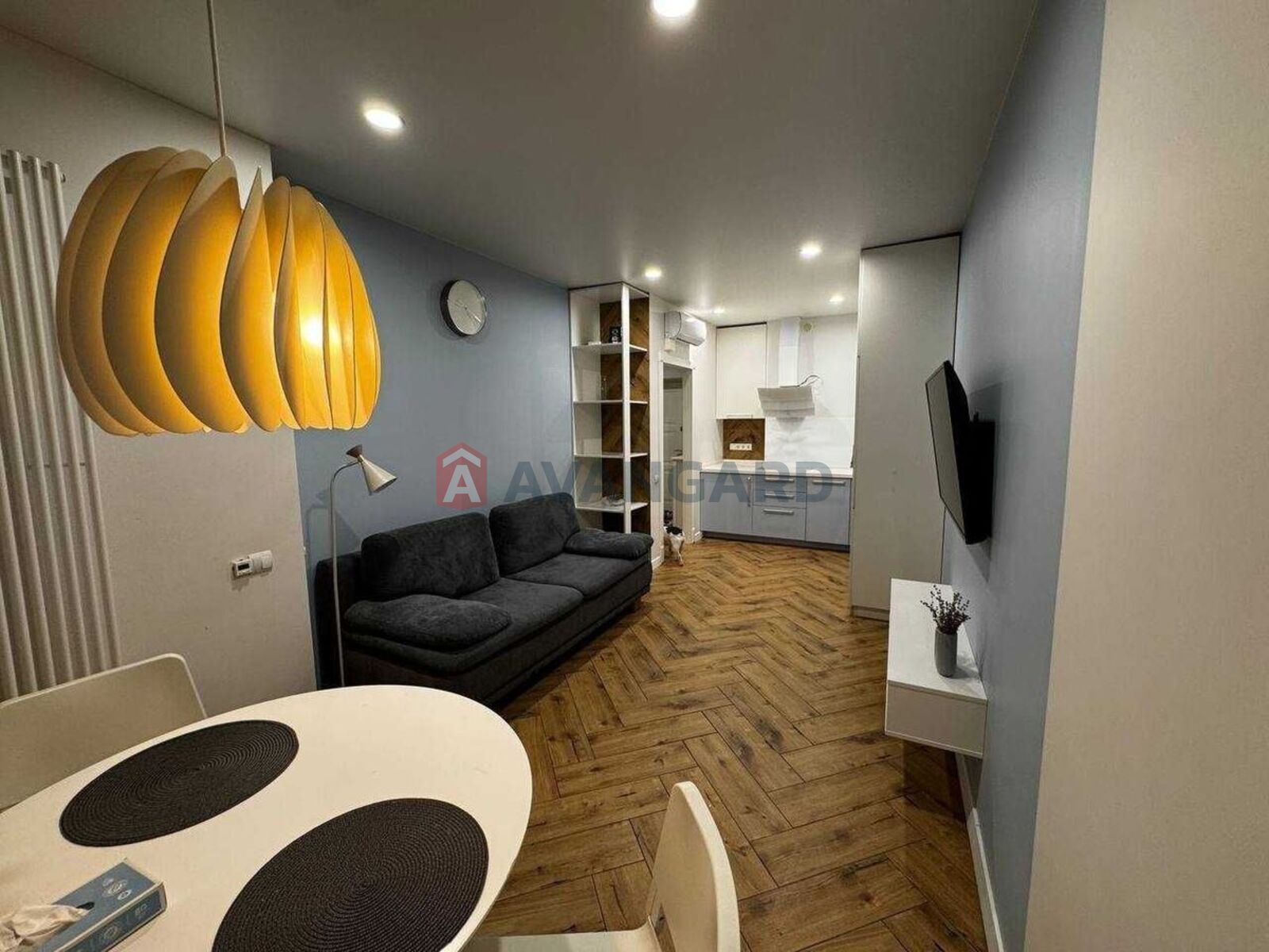 1 ��. ��������, 44/18/16 ��. �., 15/25 ������ ���� 1