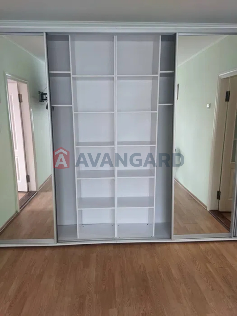 4 ��. ��������, 61/-/6 ��. �., 3/5 ������ ���� 13