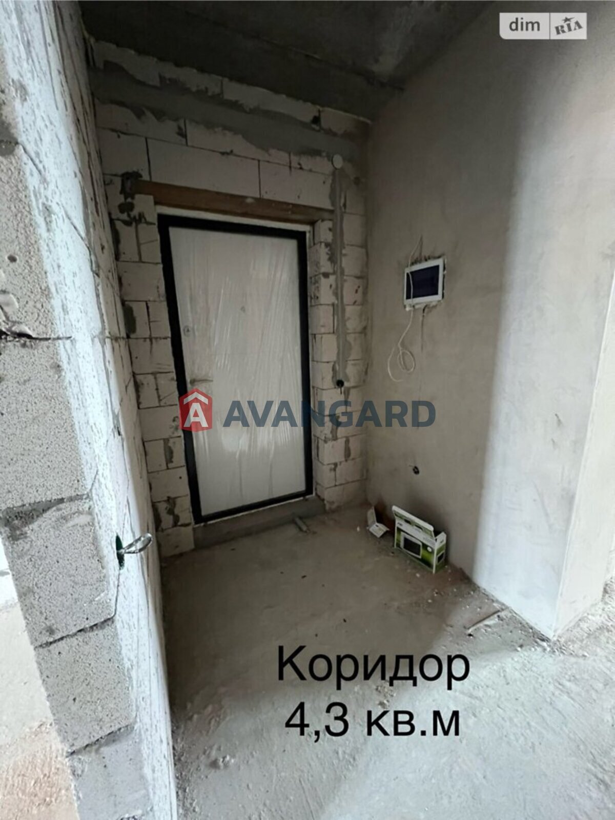 1 ��. ��������, 54/-/28 ��. �., 9/10 ������ ���� 3