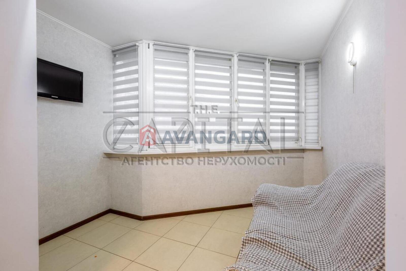 4 ��. ��������, 92/35/11 ��. �., 12/15 ������ ���� 15