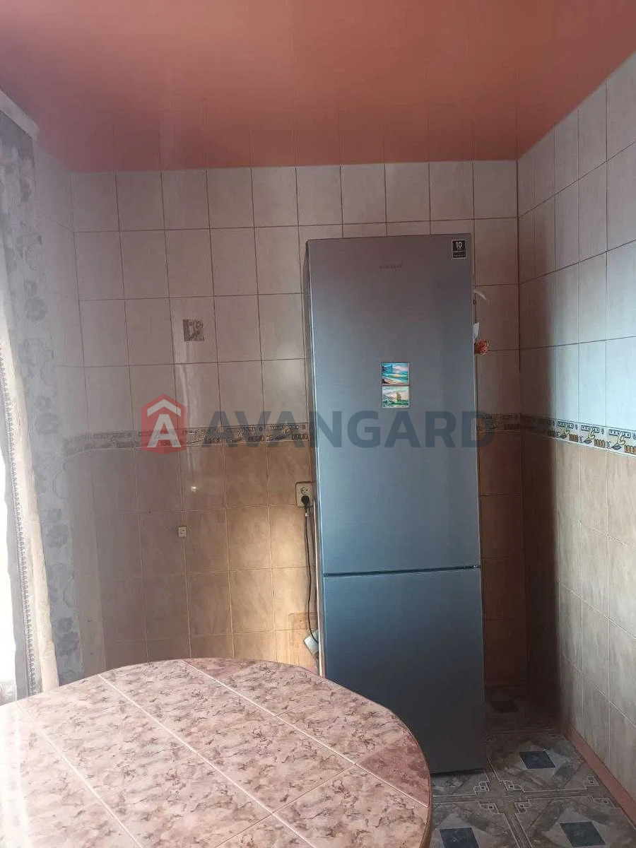 3 . , 69/-/8 . ., 8/9   5