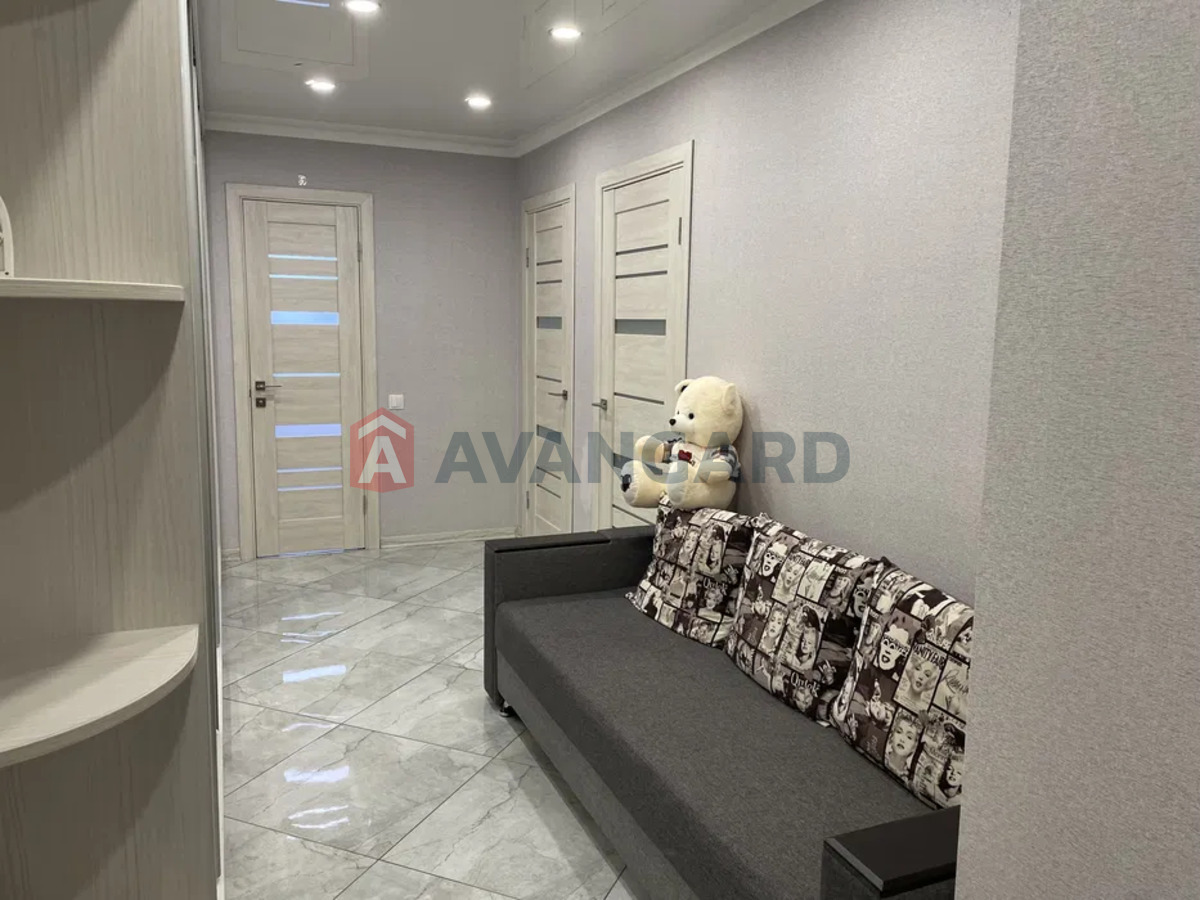 1 ��. ��������, 52/-/18 ��. �., 6/10 ������ ���� 6