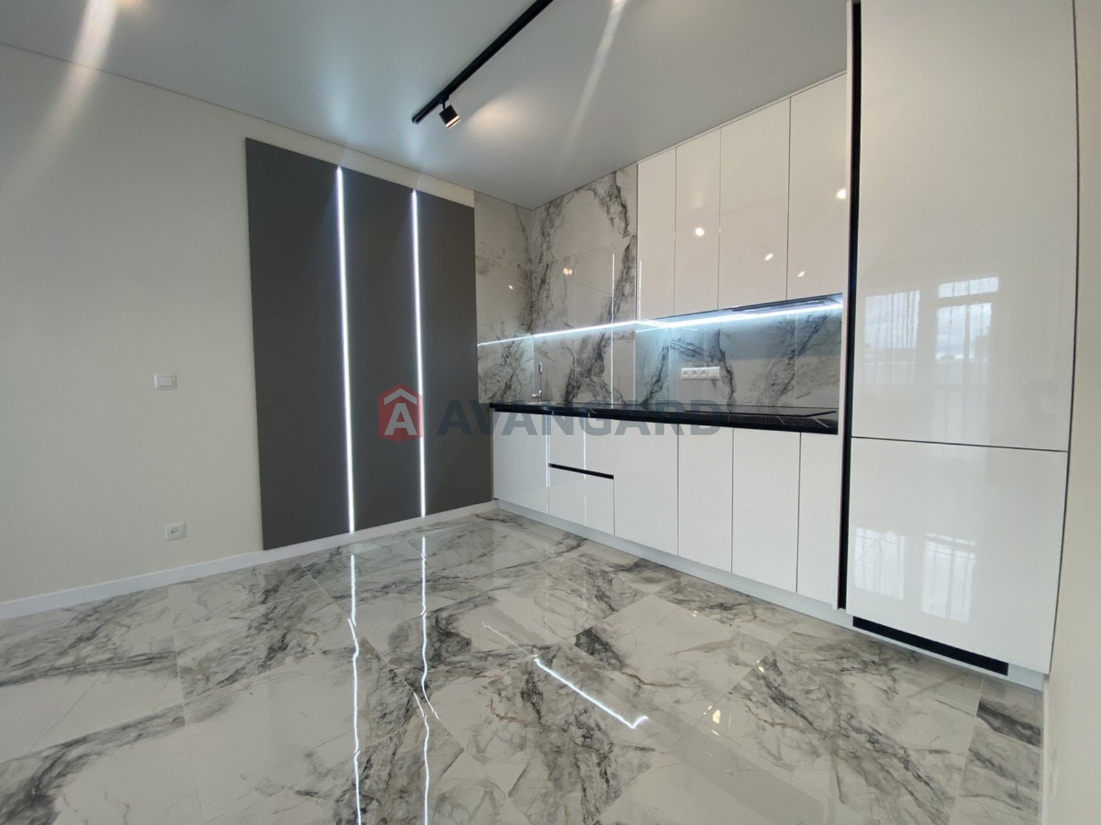 1 ��. ��������, 44/14/20 ��. �., 24/26 ������ ���� 1