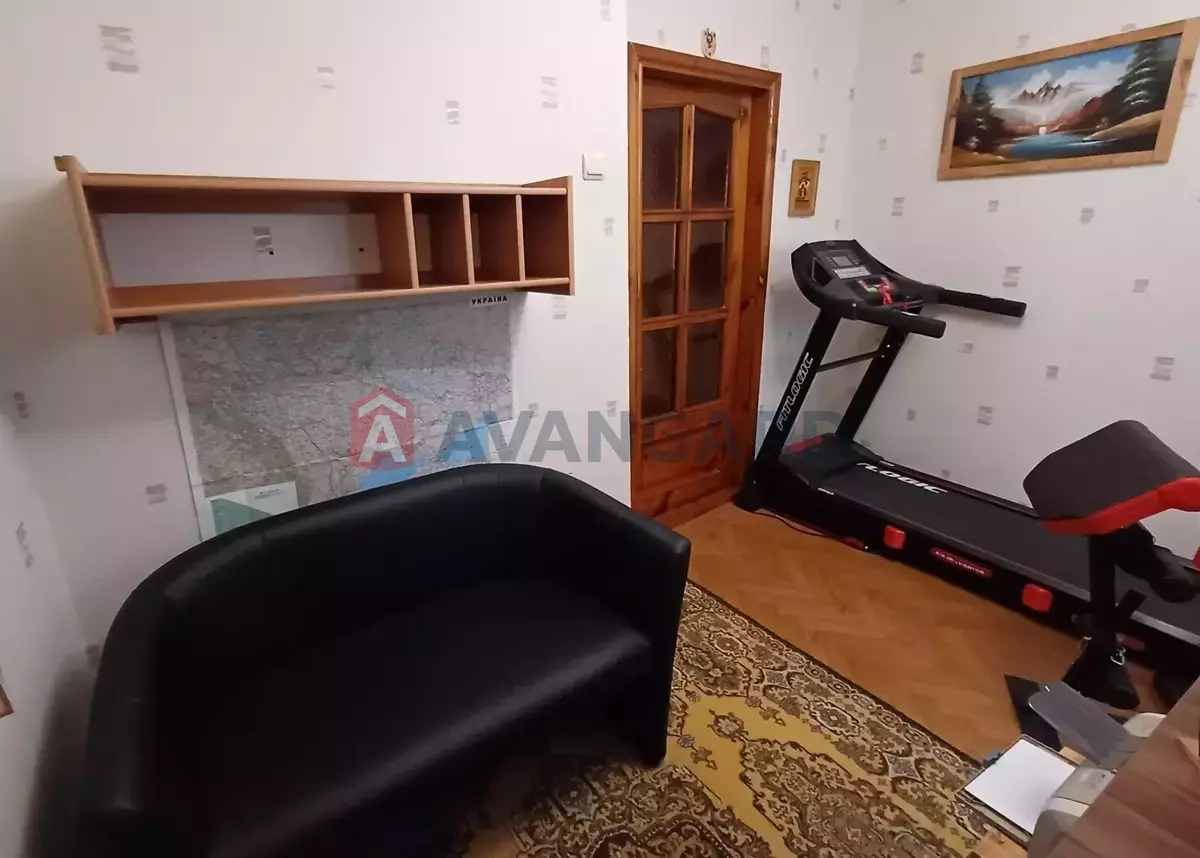 3 ��. ��������, 68/38/9 ��. �., 9/10 ������ ���� 16