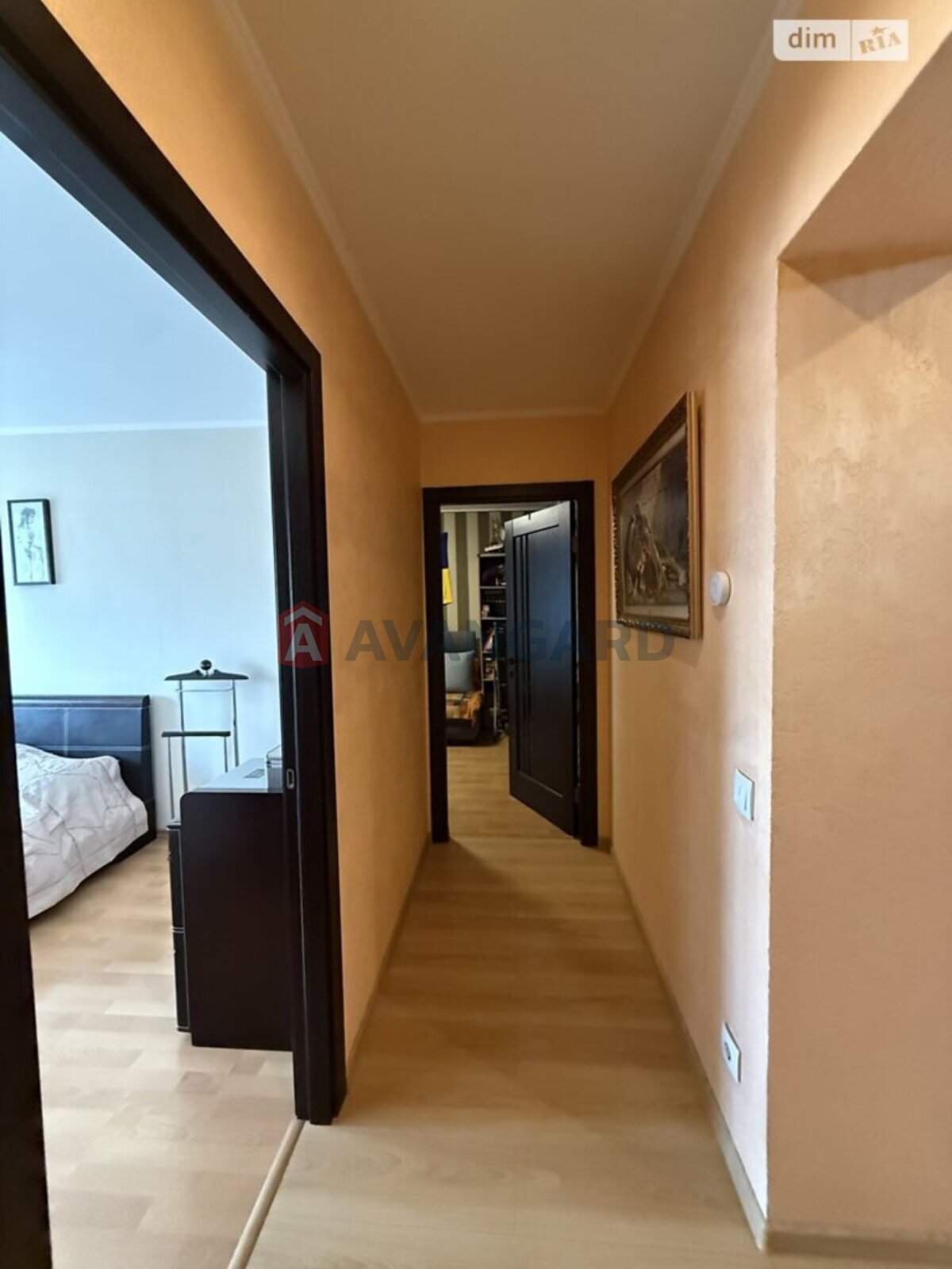 3 ��. ��������, 84/32/29 ��. �., 5/5 ������ ���� 8