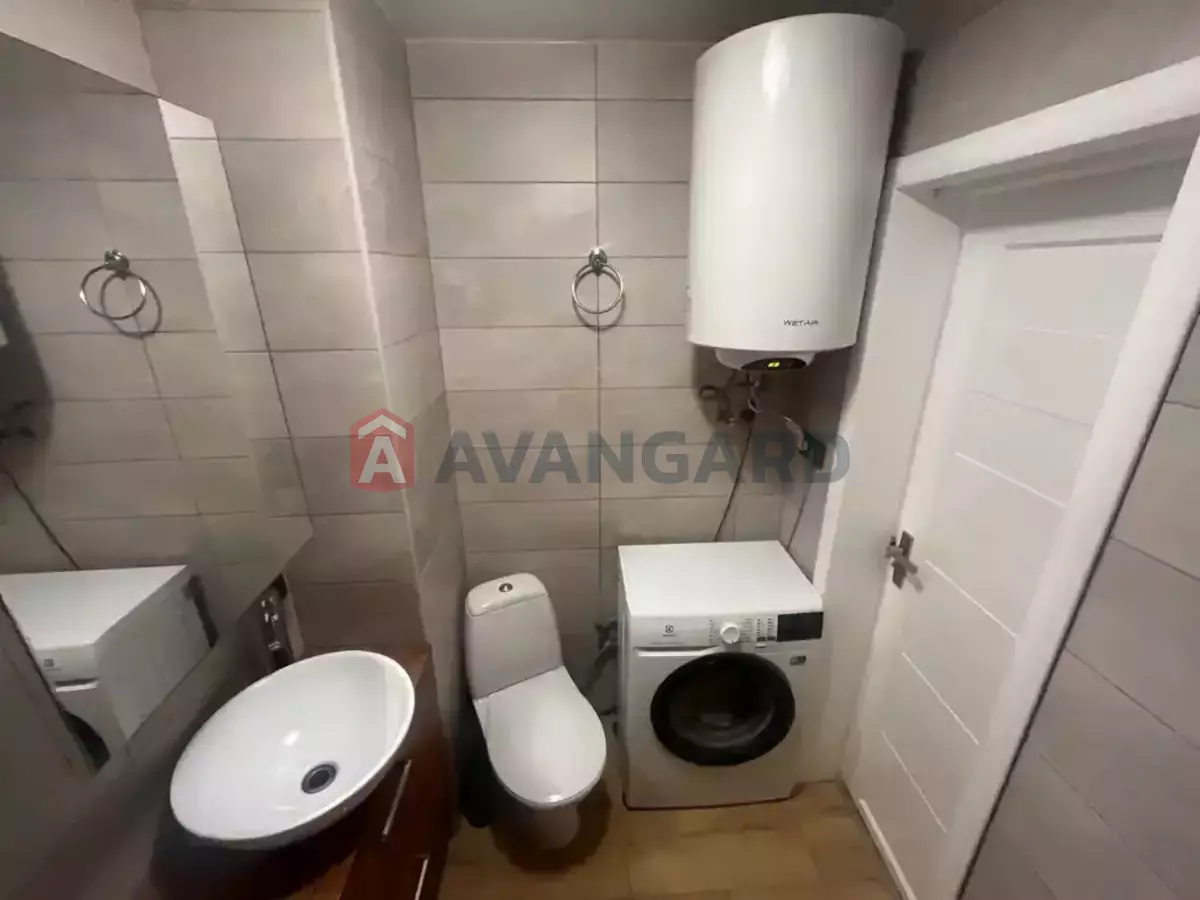 1 ��. ��������, 36/19/4 ��. �., 3/5 ������ ���� 14