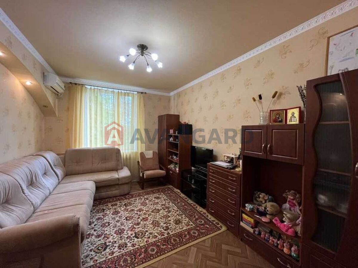 2 ��. ��������, 60/-/8 ��. �., 3/3 ������ ���� 1