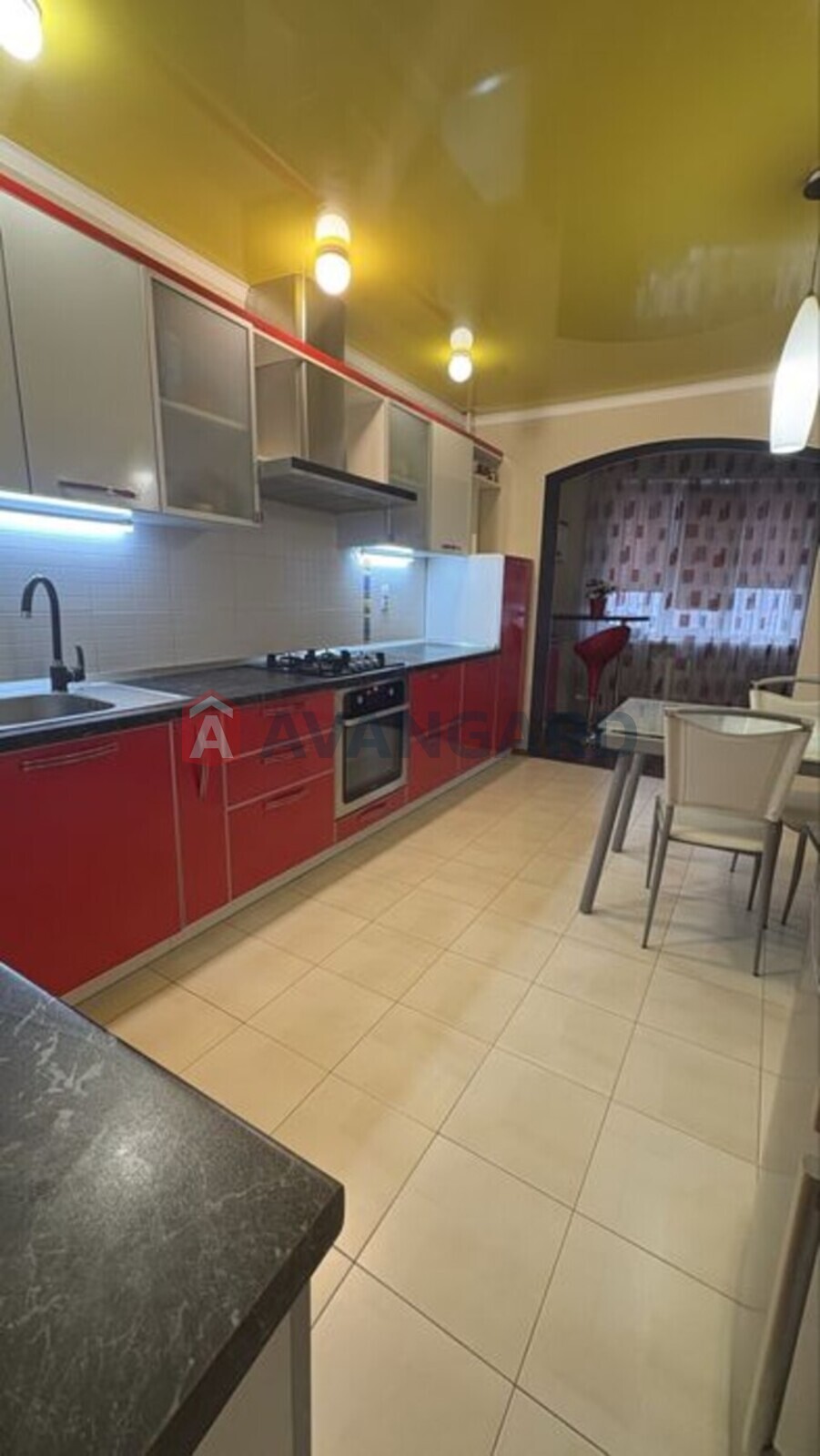 3 ��. ��������, 80/-/18 ��. �., 7/10 ������ ���� 4