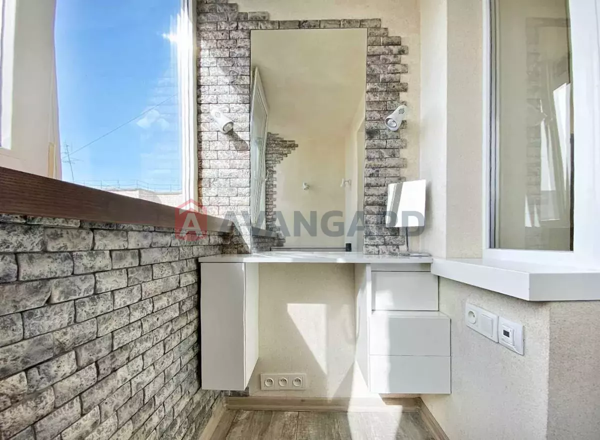 2 ��. ��������, 51/29/8 ��. �., 9/9 ������ ���� 4