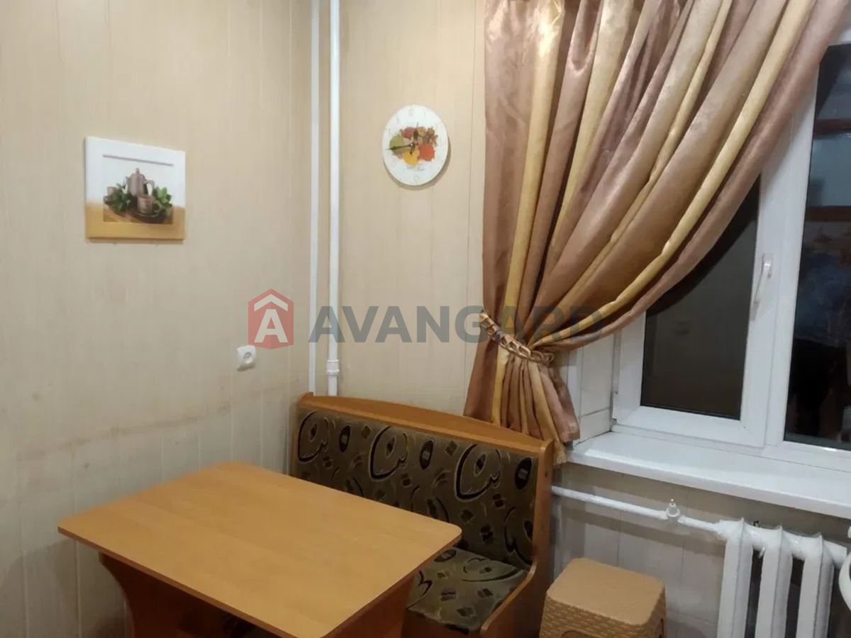 2 ��. ��������, 42/-/6 ��. �., 3/5 ������ ���� 3