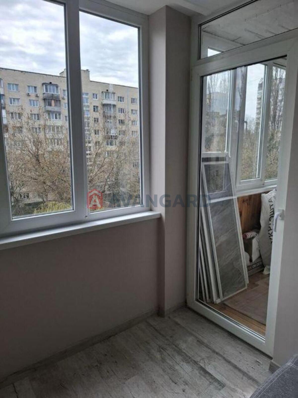 1 ��. ��������, 40/-/8 ��. �., 5/5 ������ ���� 4