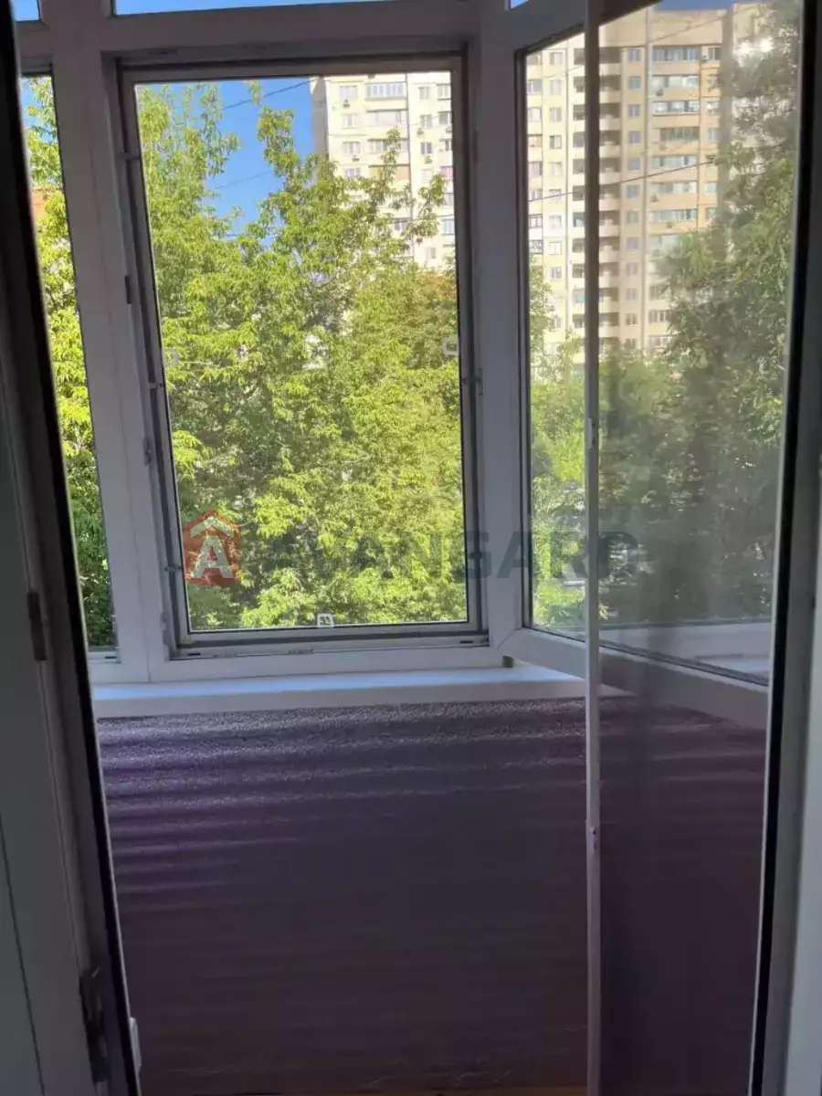 1 ��. ��������, 30/-/- ��. �., 4/5 ������ ���� 6