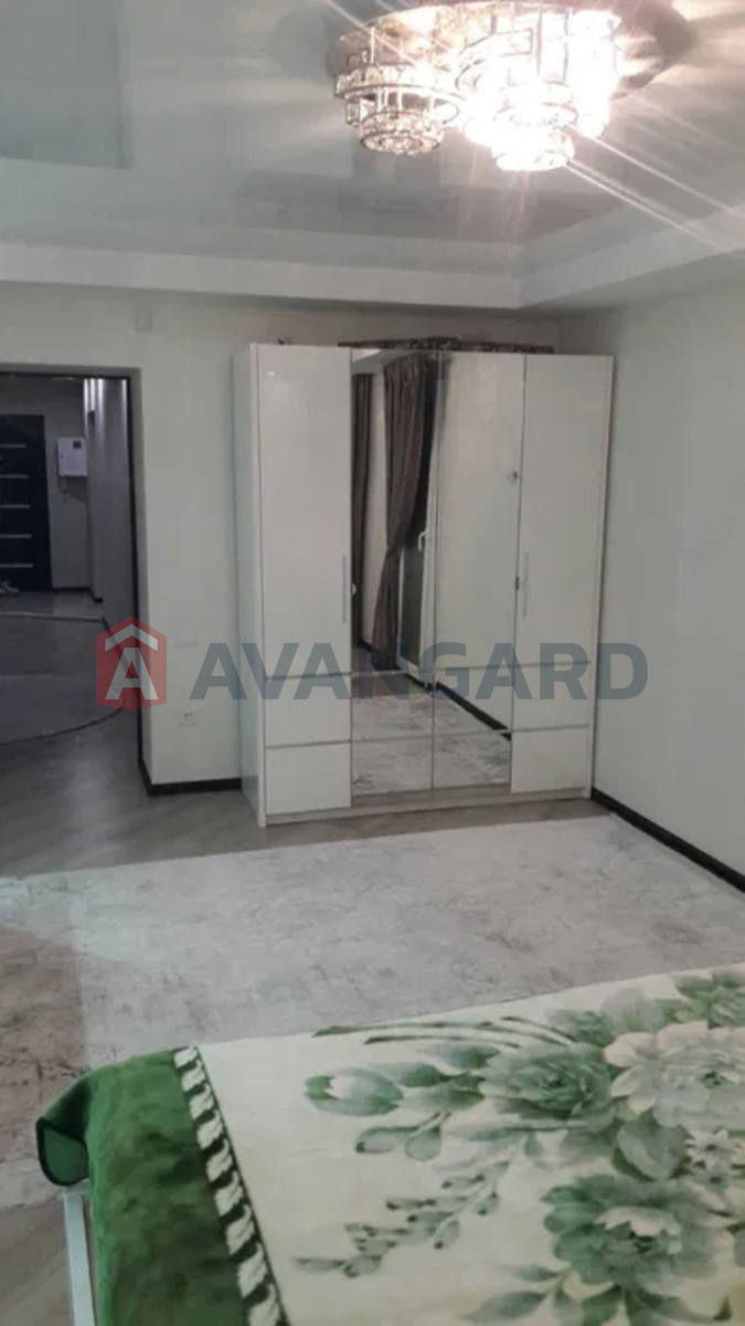 4 ��. ��������, 108/-/37 ��. �., 6/8 ������ ���� 15