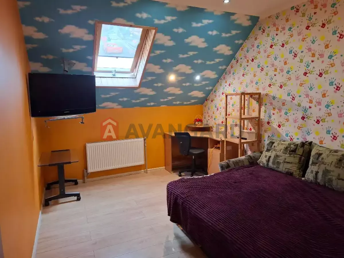 5 ��. ��������, 140/-/- ��. �., 1/3 ������ ���� 15