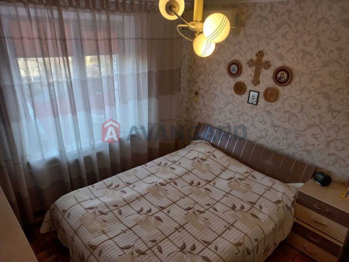 3 ����. ��������, 68/-/8 ��. �., 8/9 ���� ���� 9