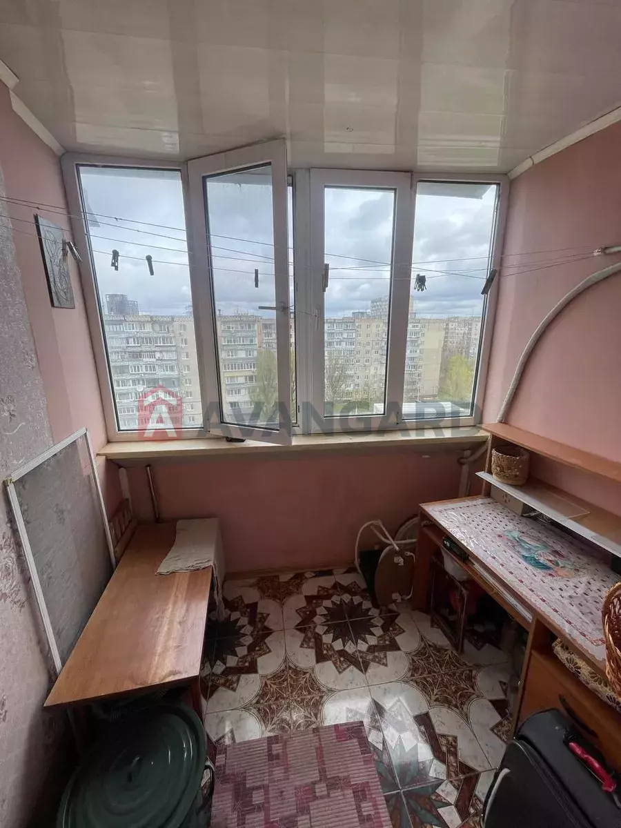 3 ��. ��������, 66/38/10 ��. �., 9/9 ������ ���� 8