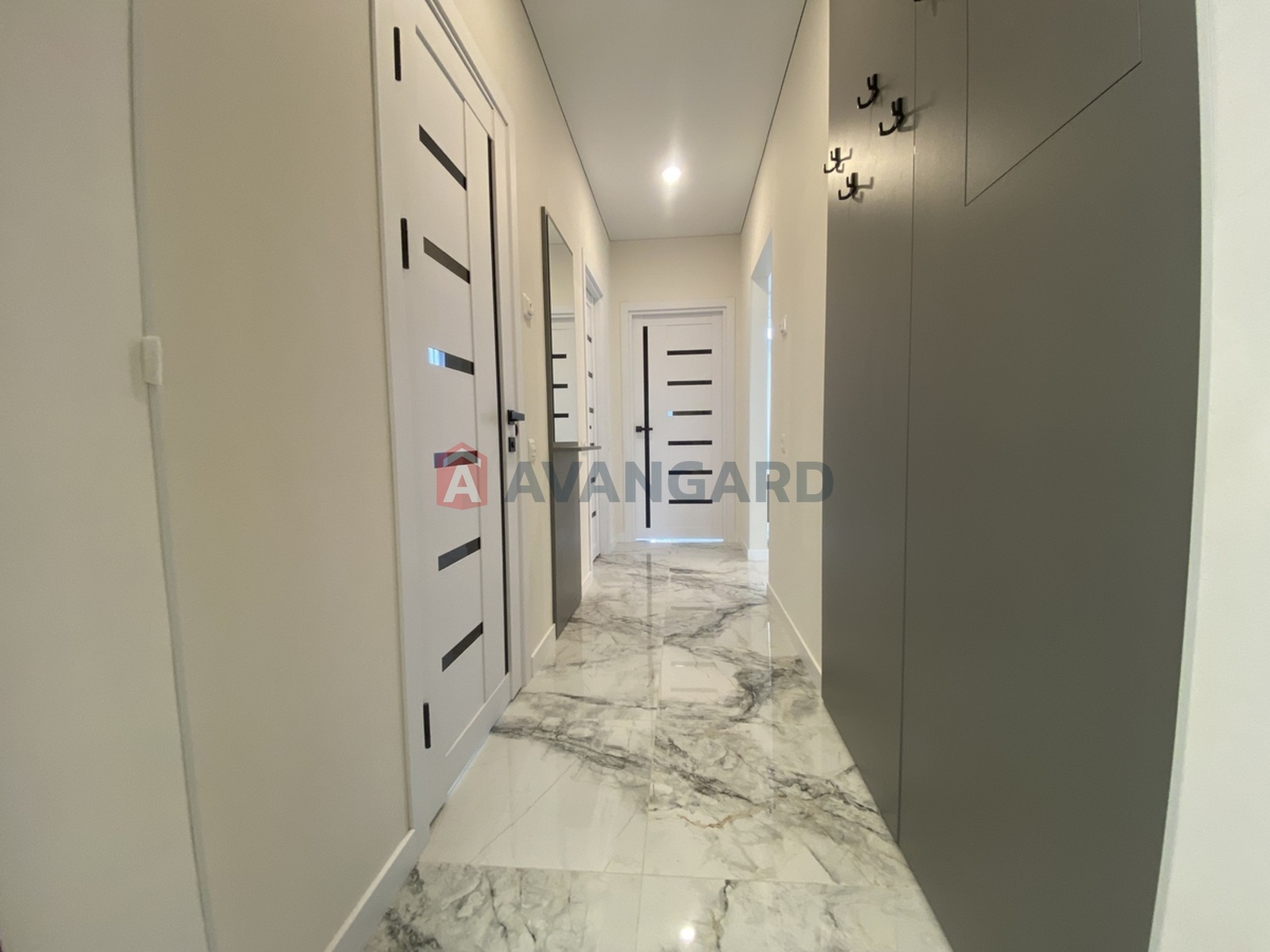 1 ��. ��������, 44/14/20 ��. �., 24/26 ������ ���� 17