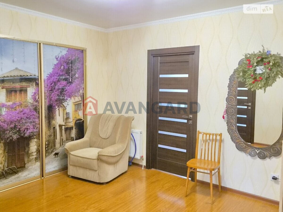 2 ��. ��������, 92/60/20 ��. �., 3/9 ������ ���� 22