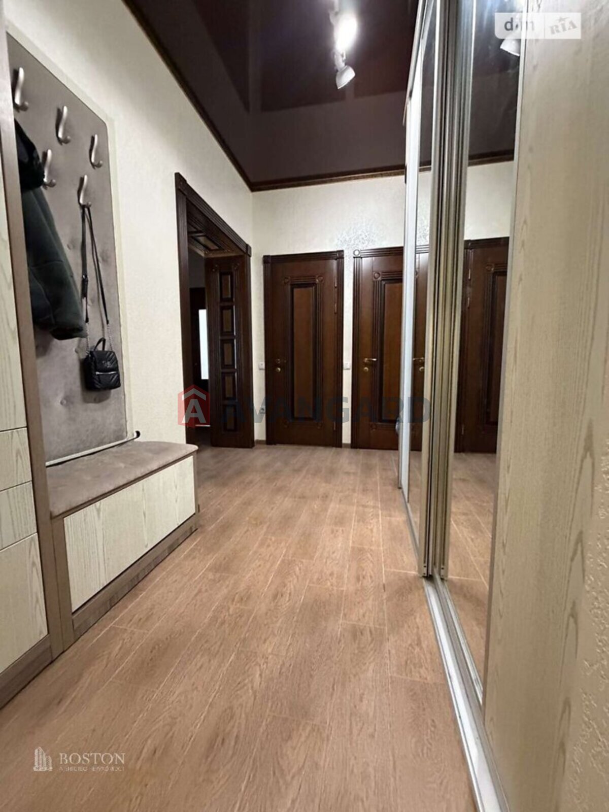 2 ��. ��������, 73/35/17 ��. �., 6/6 ������ ���� 8