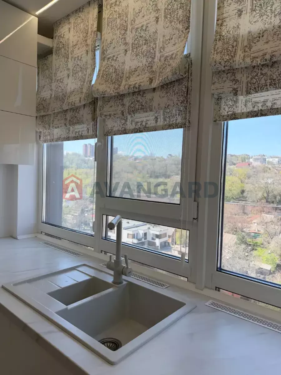 3 ��. ��������, 106/-/- ��. �., 10/18 ������ ���� 23