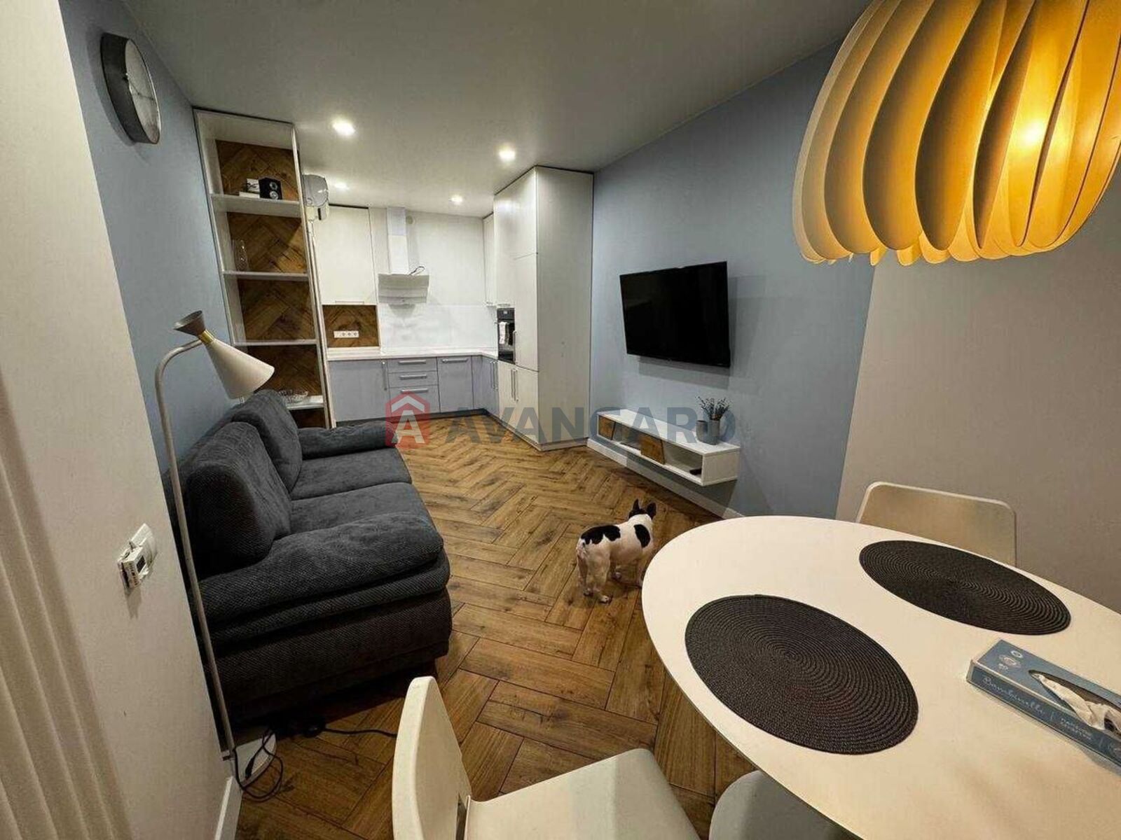 1 ��. ��������, 44/18/16 ��. �., 15/25 ������ ���� 12