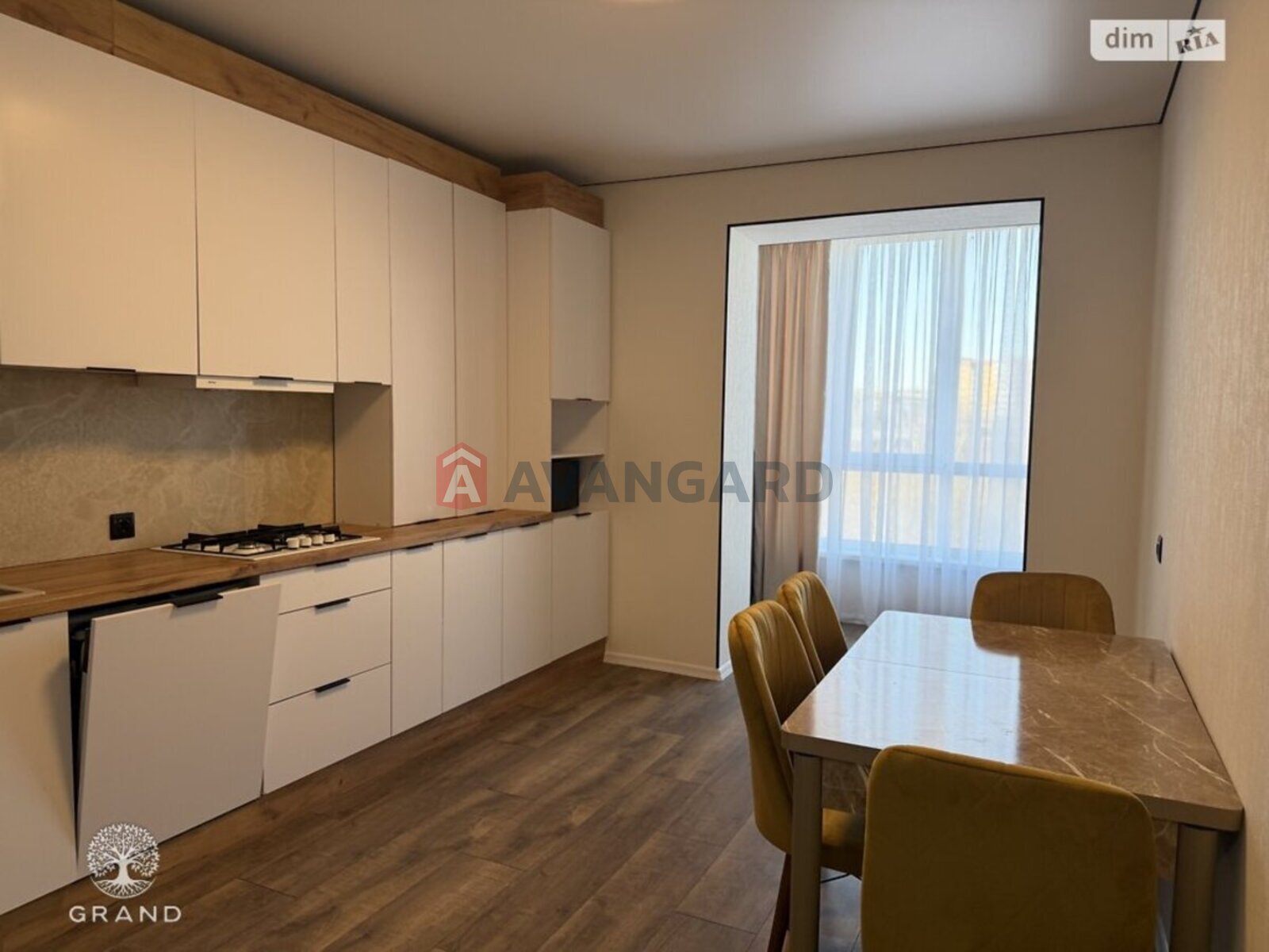 2 ��. ��������, 73/-/- ��. �., 6/10 ������ ���� 11