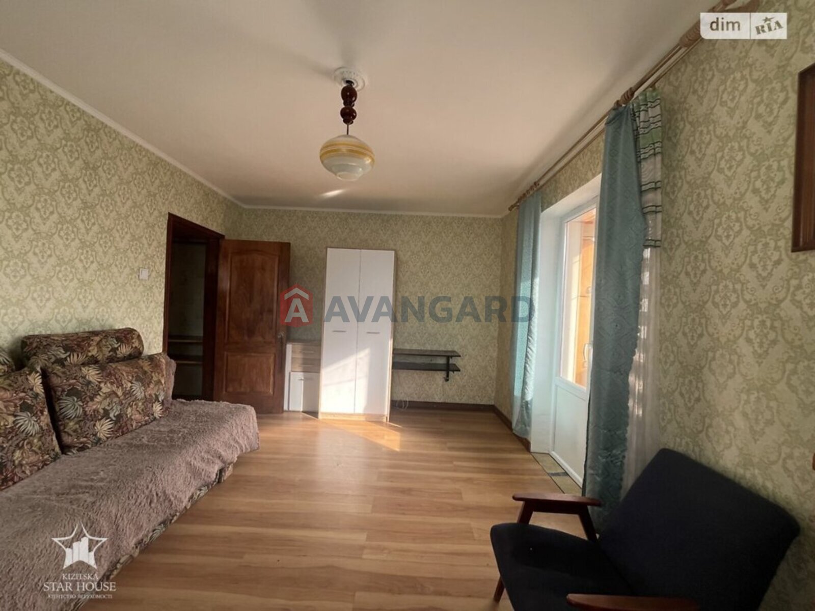 1 ��. ��������, 31/18/8 ��. �., 8/9 ������ ���� 15