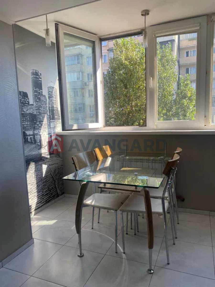 1 ��. ��������, 59/-/13 ��. �., 5/5 ������ ���� 2