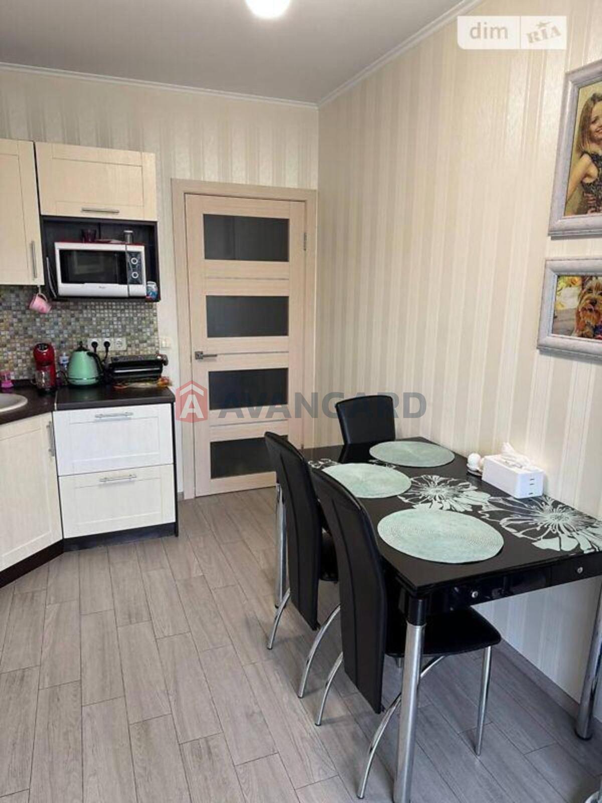 2 ����. ��������, 62/32/16 ��. �., 11/11 ���� ���� 29