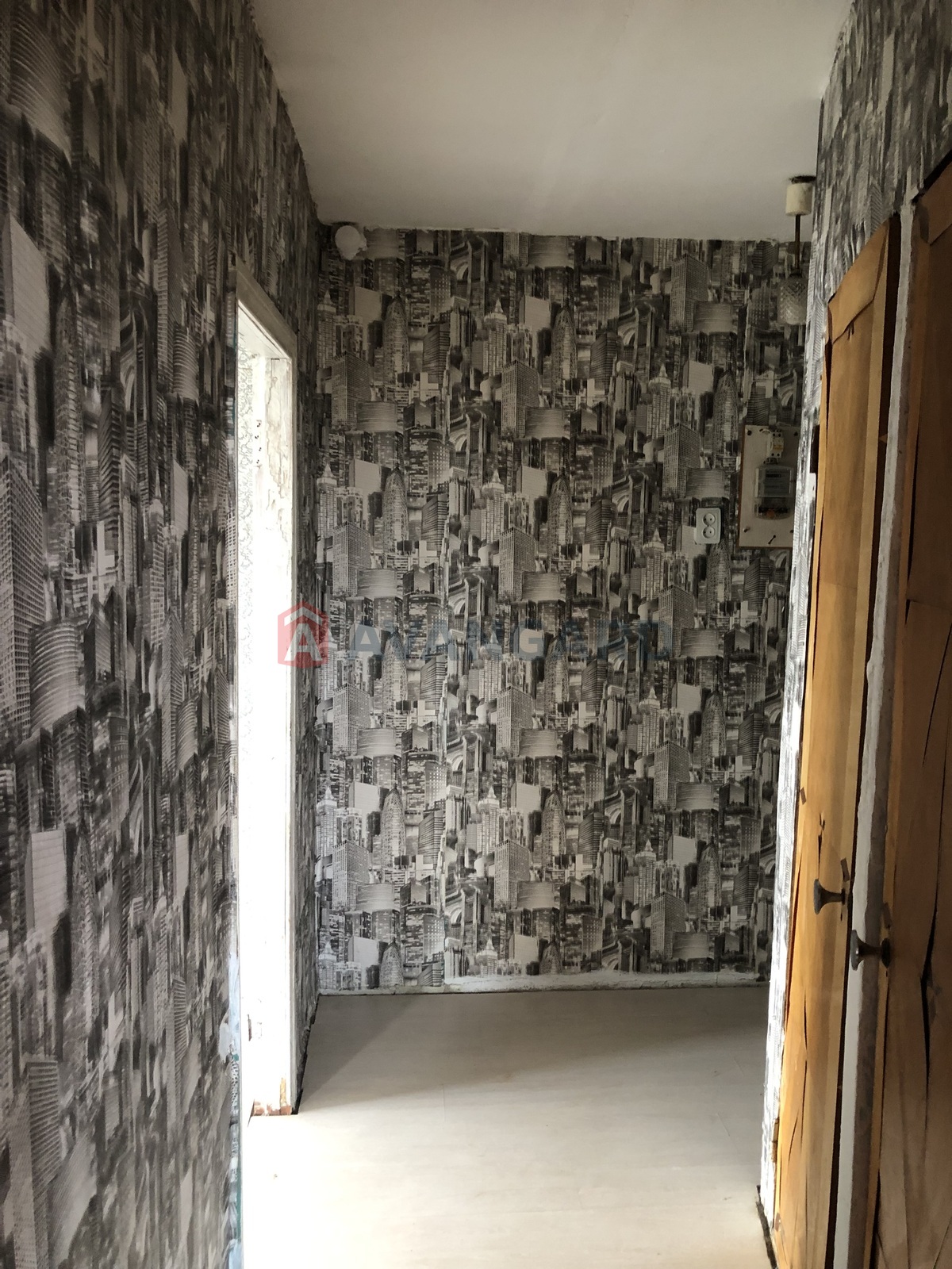 2 ����. ��������, 42/-/6.5 ��. �., 5/5 ���� ���� 8