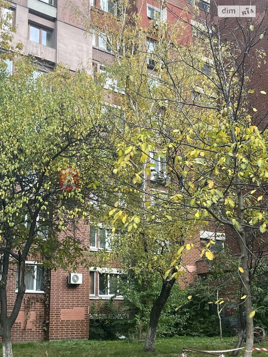 3 ��. ��������, 73/41/8 ��. �., 2/12 ������ ���� 15