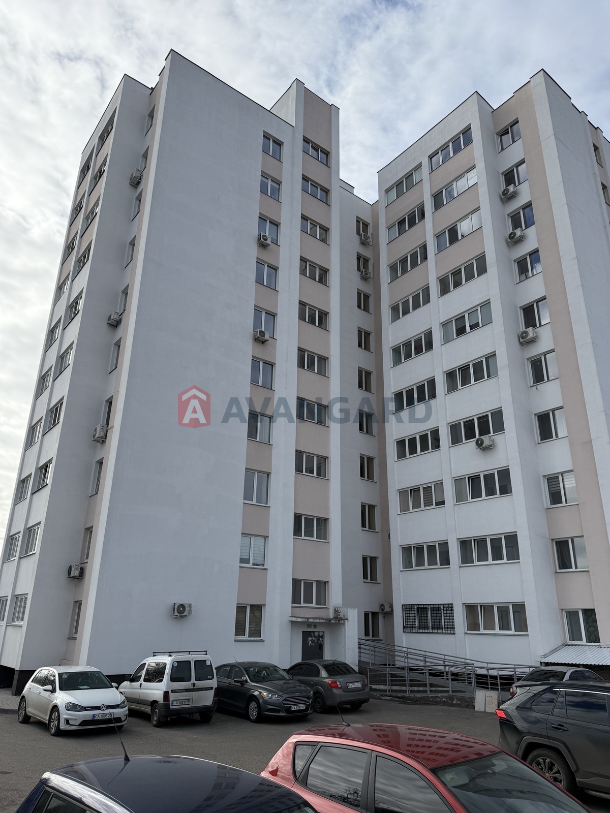 2 ��. ��������, 58/33/8 ��. �., 1/10 ������ ���� 22