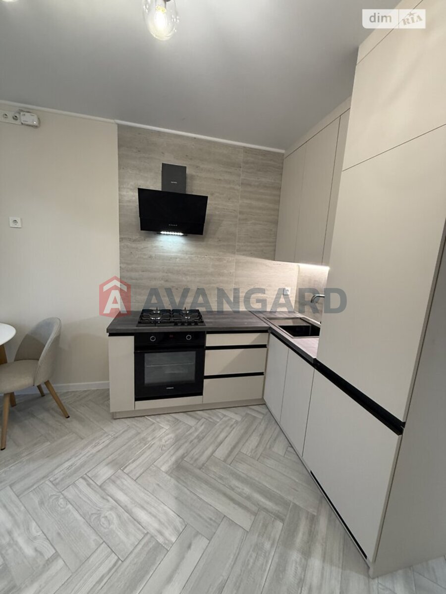 1 ����. ��������, 45/20/15 ��. �., 8/11 ���� ���� 8