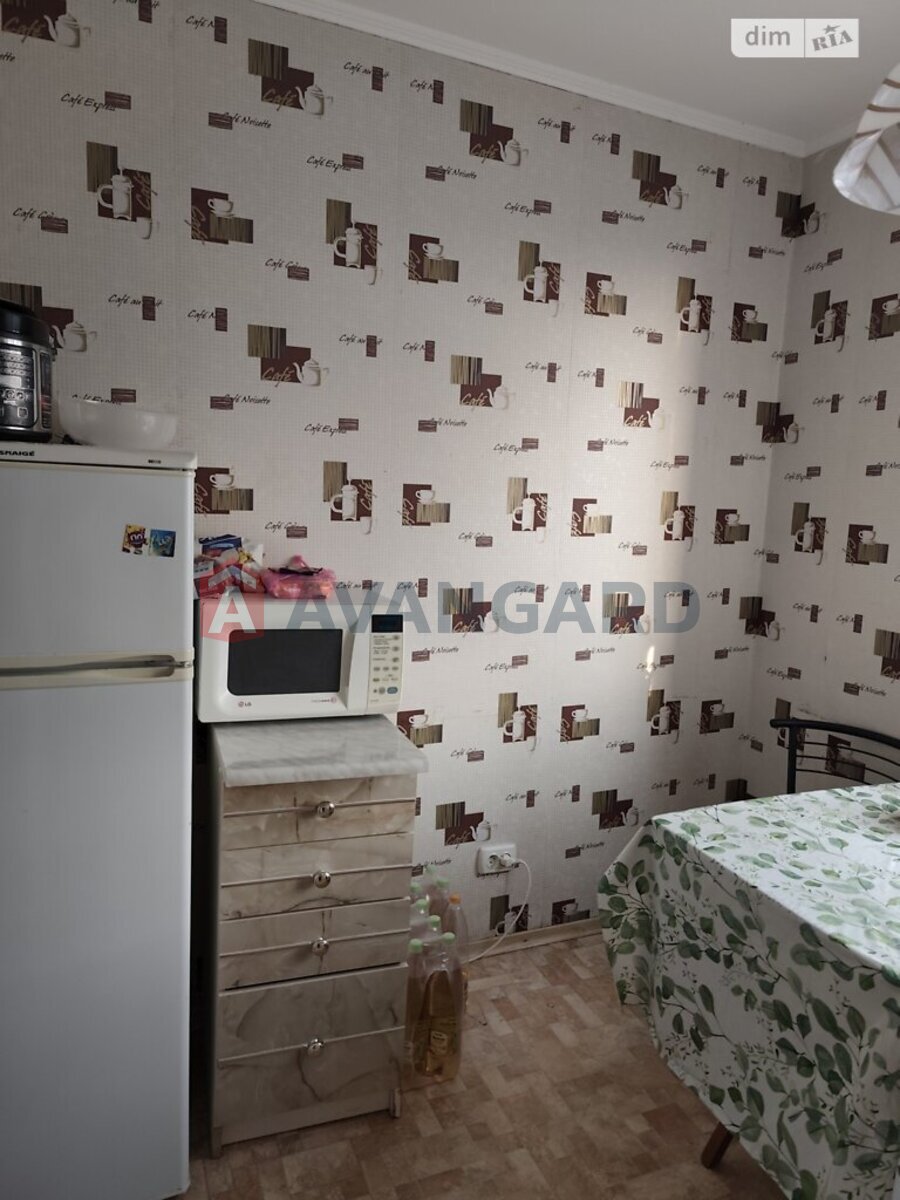 1 ��. ��������, 38/-/7 ��. �., 9/9 ������ ���� 4