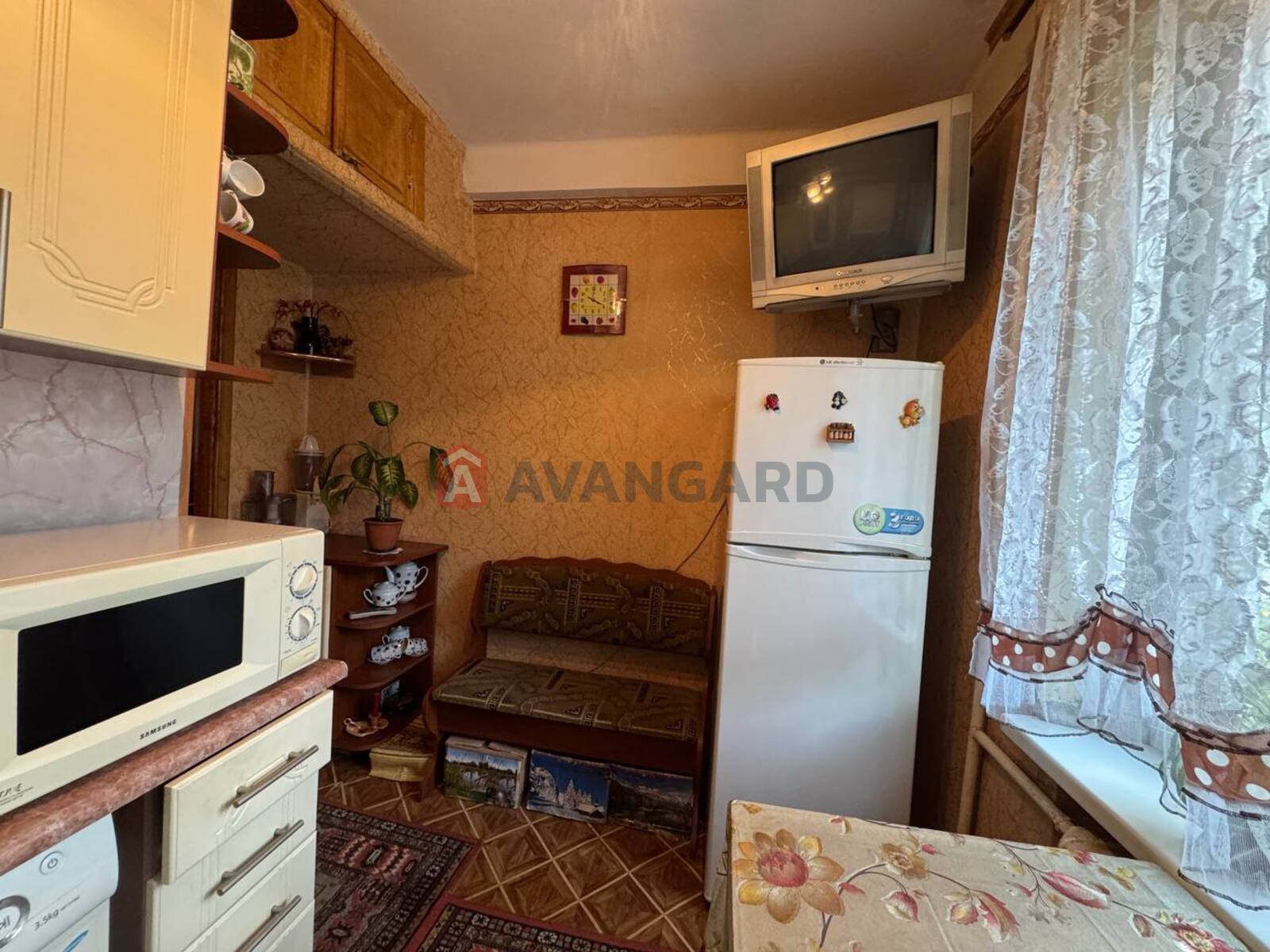 2 ����. ��������, 44.41/30.32/7 ��. �., 1/5 ���� ���� 7