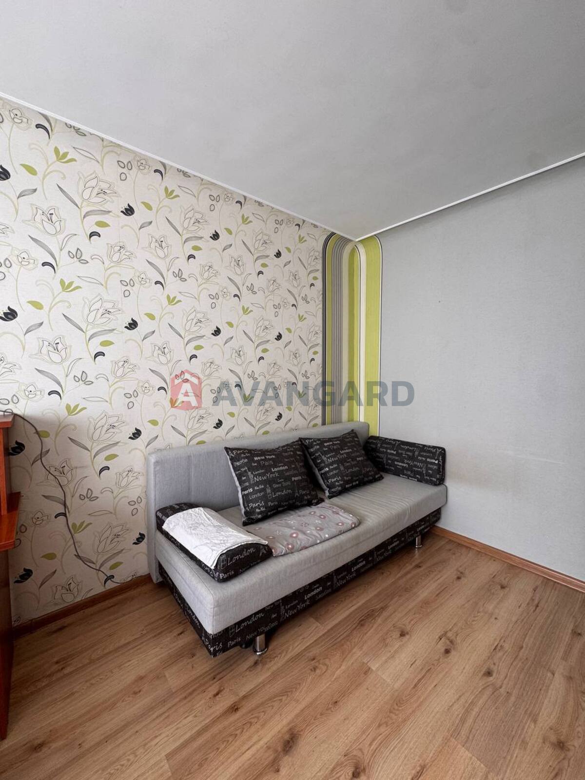 2 ��. ��������, 48/-/7 ��. �., 1/5 ������ ���� 13