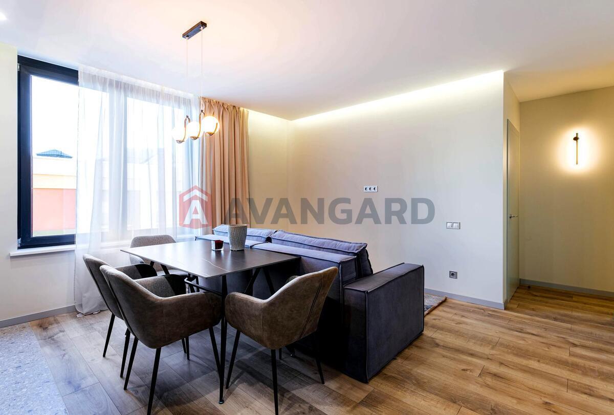 3 ��. ��������, 77 / 27 / 33 �? ��. �., 10/18 ������ ���� 3