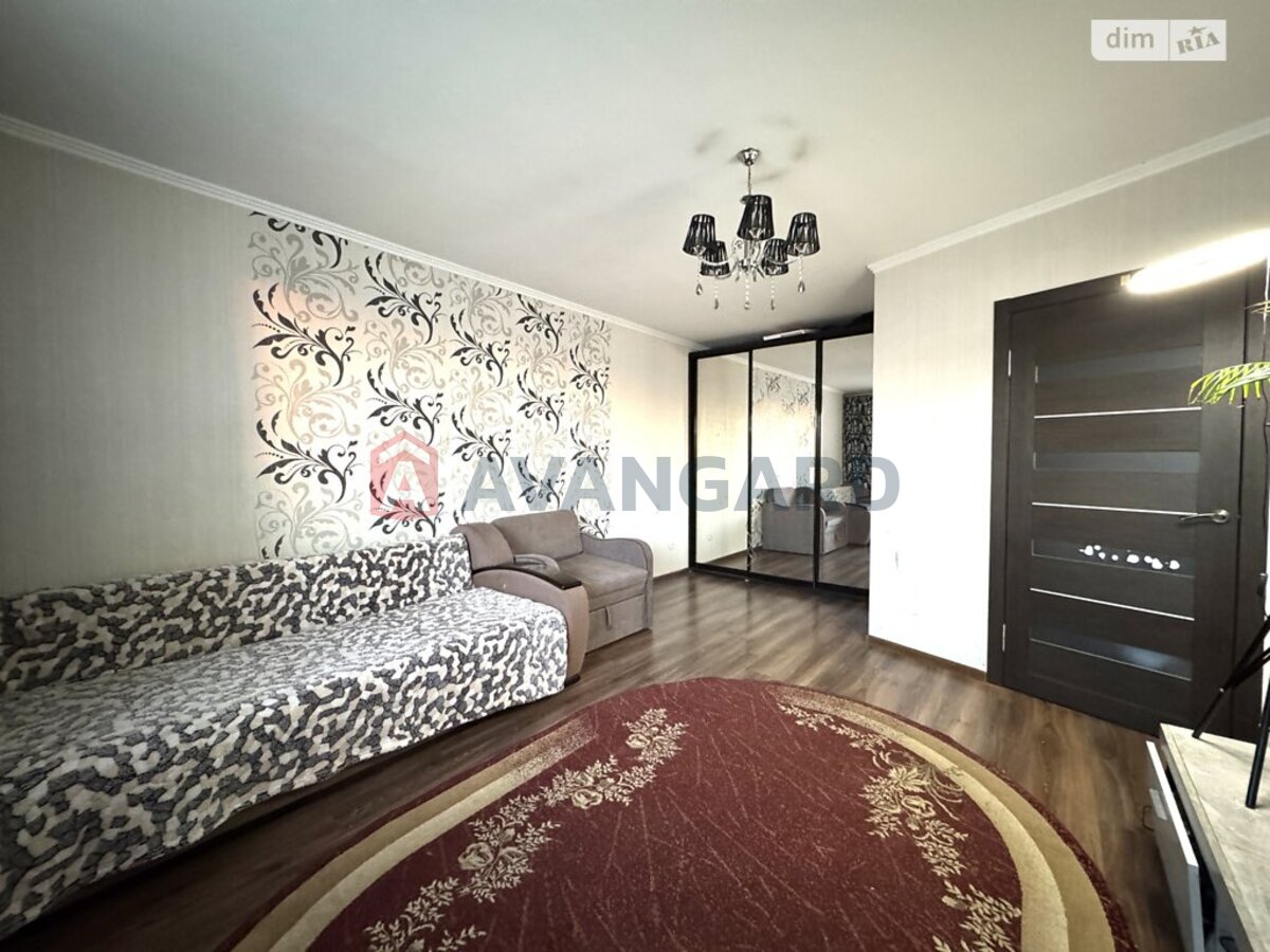 1 ����. ��������, 37/20/8 ��. �., 7/9 ���� ���� 2