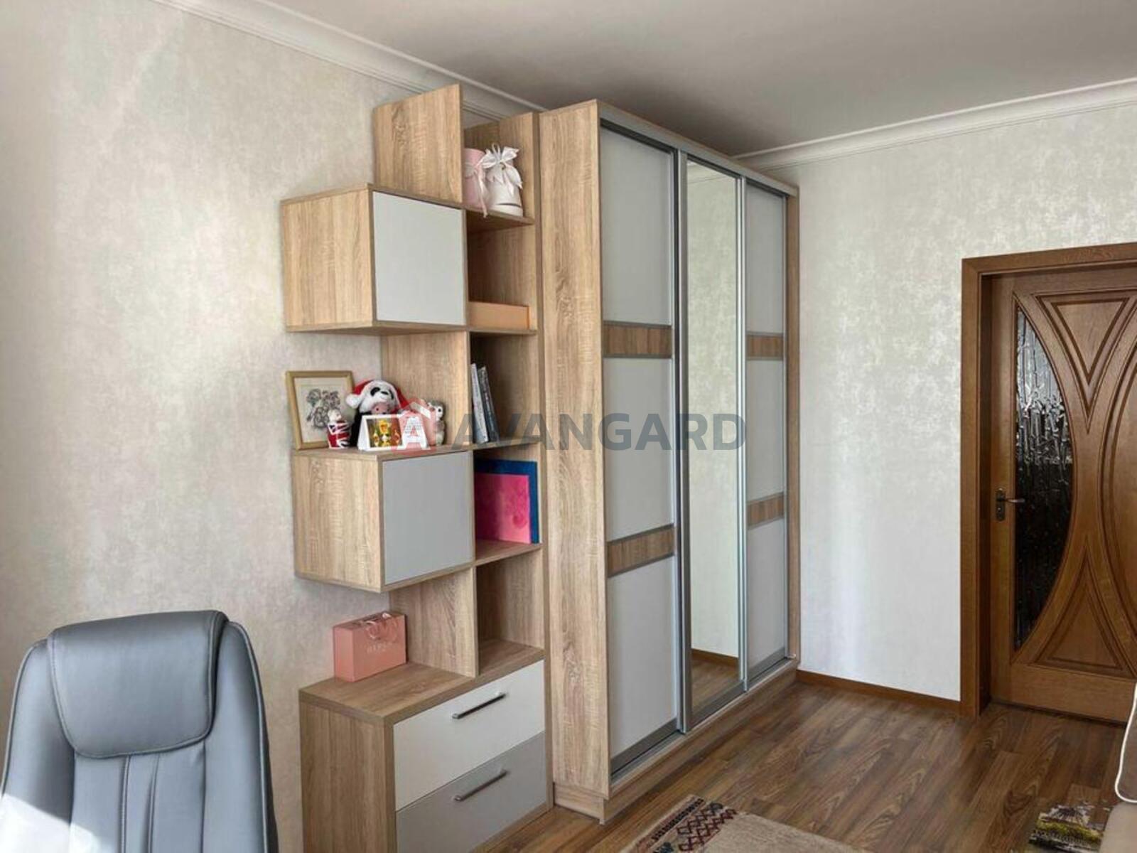 4 ����. ��������, 125/-/14 ��. �., 15/23 ���� ���� 15