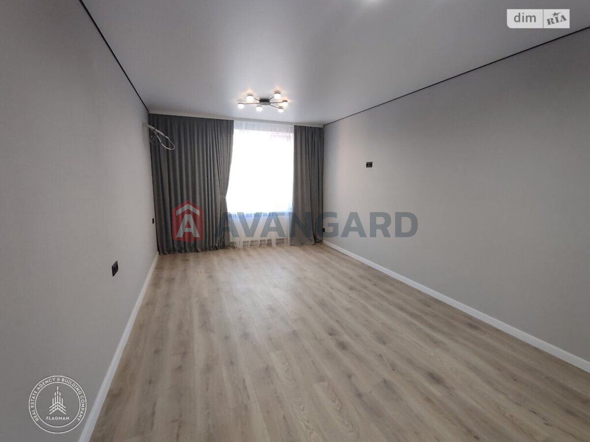 1 ��. ��������, 50/-/14 ��. �., 2/3 ������ ���� 12