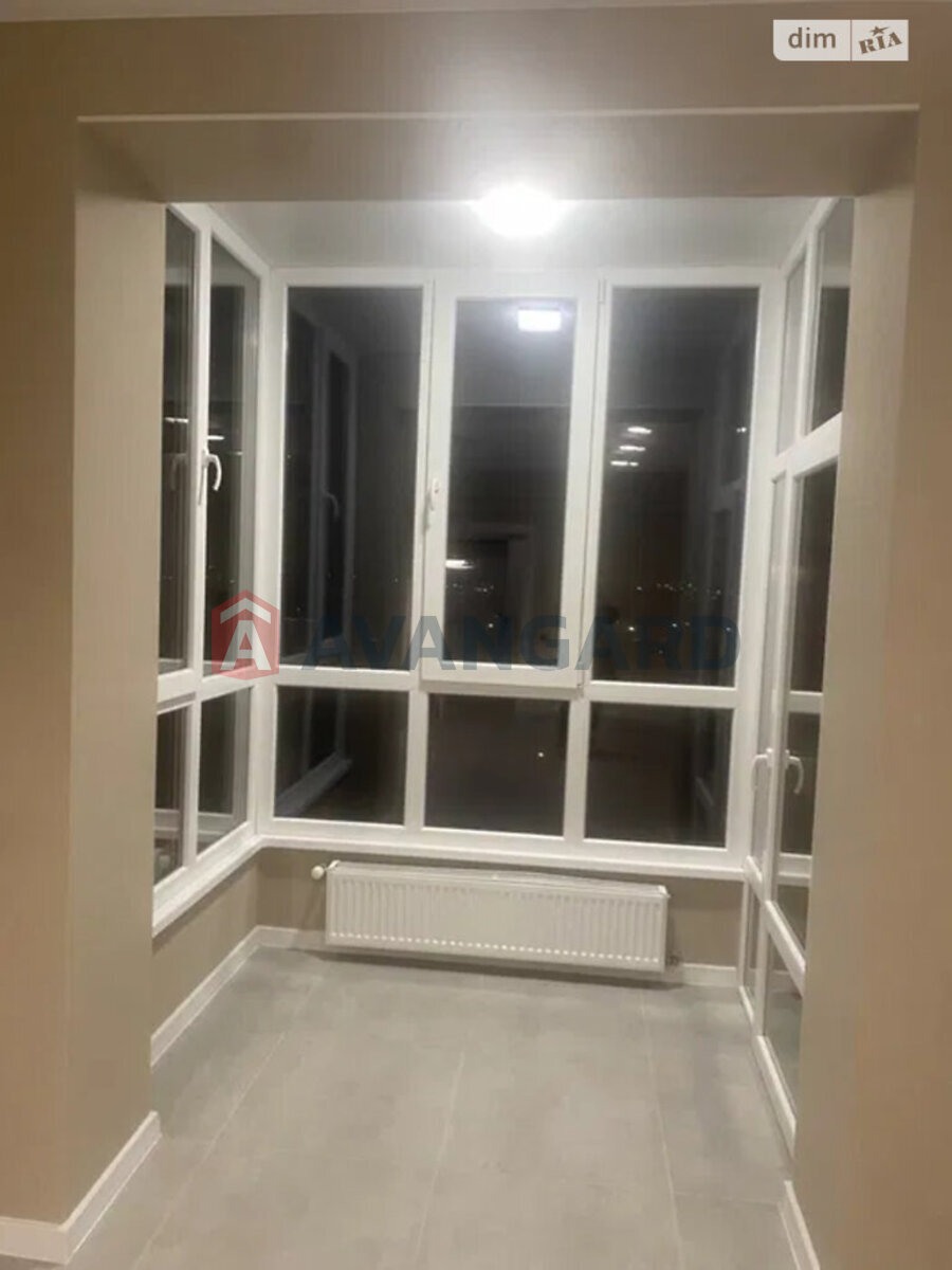 1 ��. ��������, 41/-/15 ��. �., 6/10 ������ ���� 8