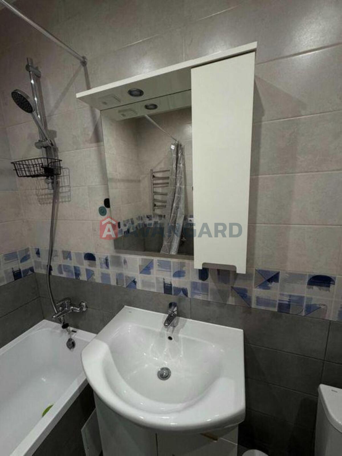 1 ��. ��������, 33/-/10 ��. �., 19/25 ������ ���� 18