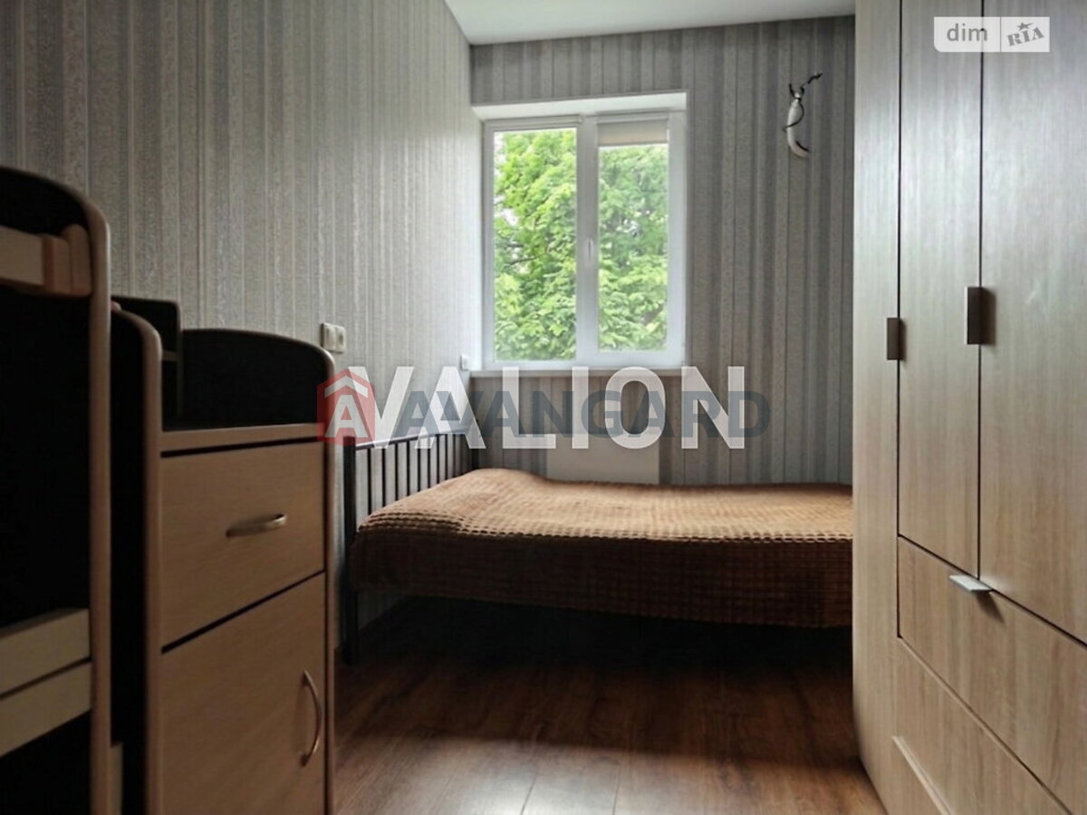 1 ��. ��������, 40/29/12 ��. �., 1/2 ������ ���� 9