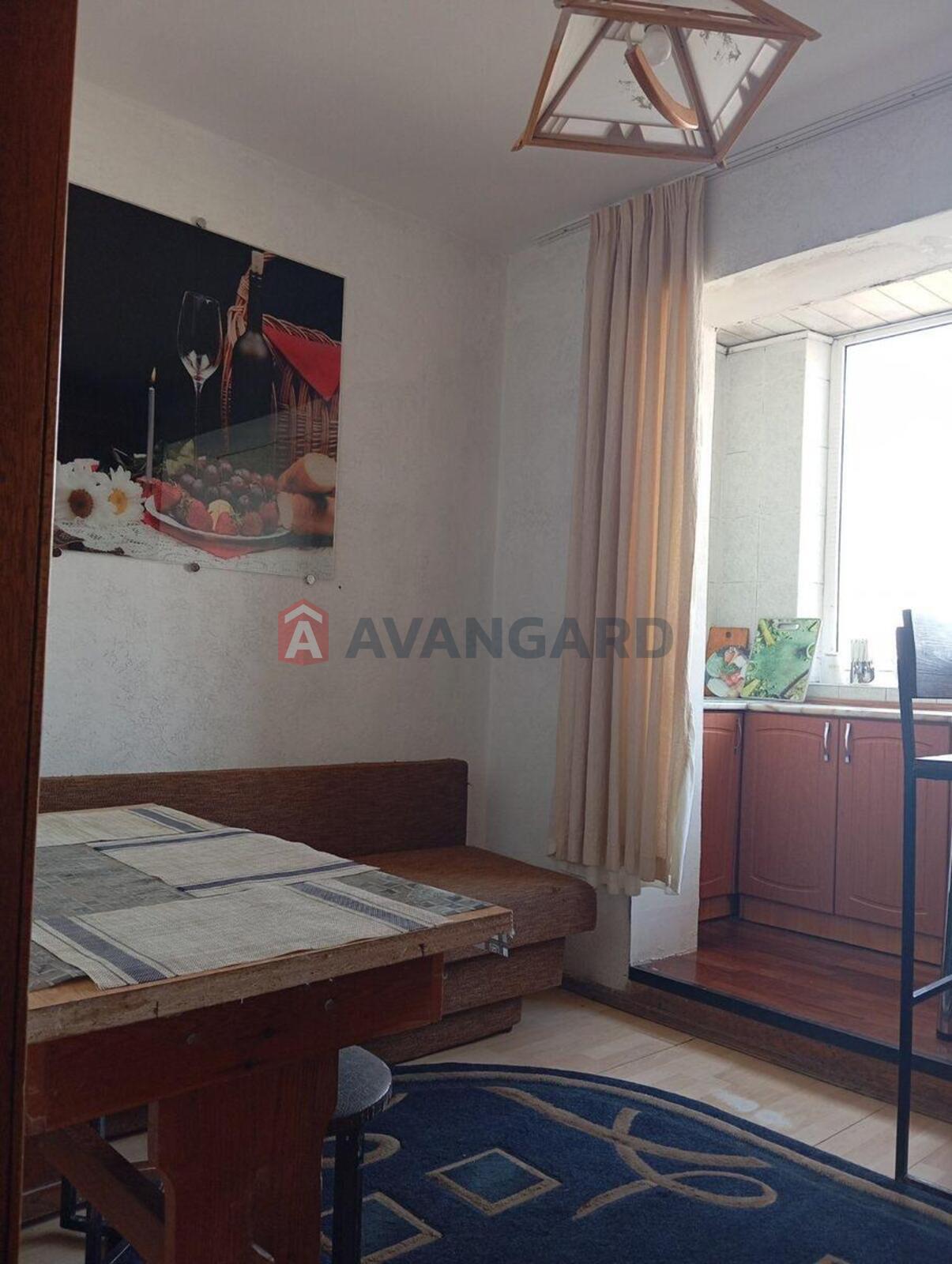 3 ��. ��������, 82/50/- ��. �., 10/16 ������ ���� 8