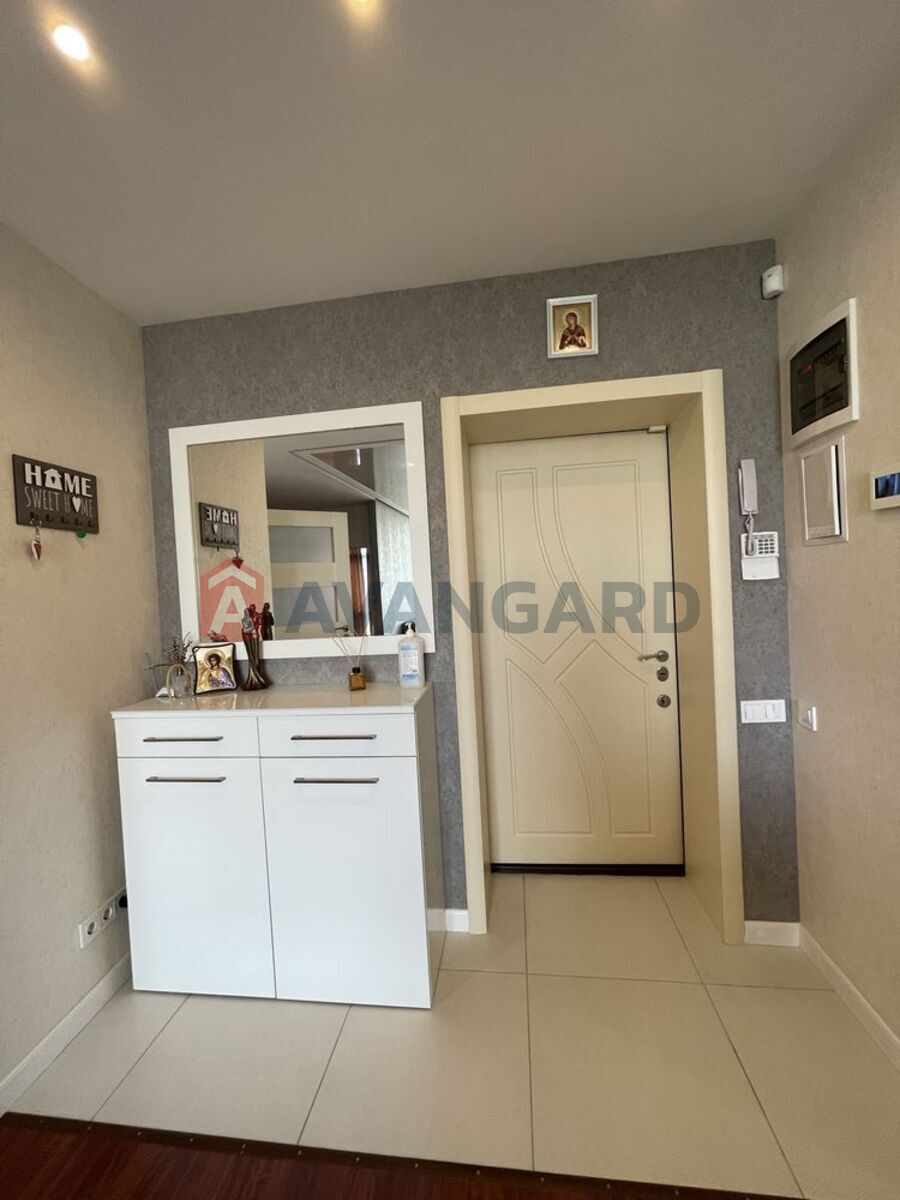 3 ��. ��������, 70/-/6 ��. �., 8/11 ������ ���� 8