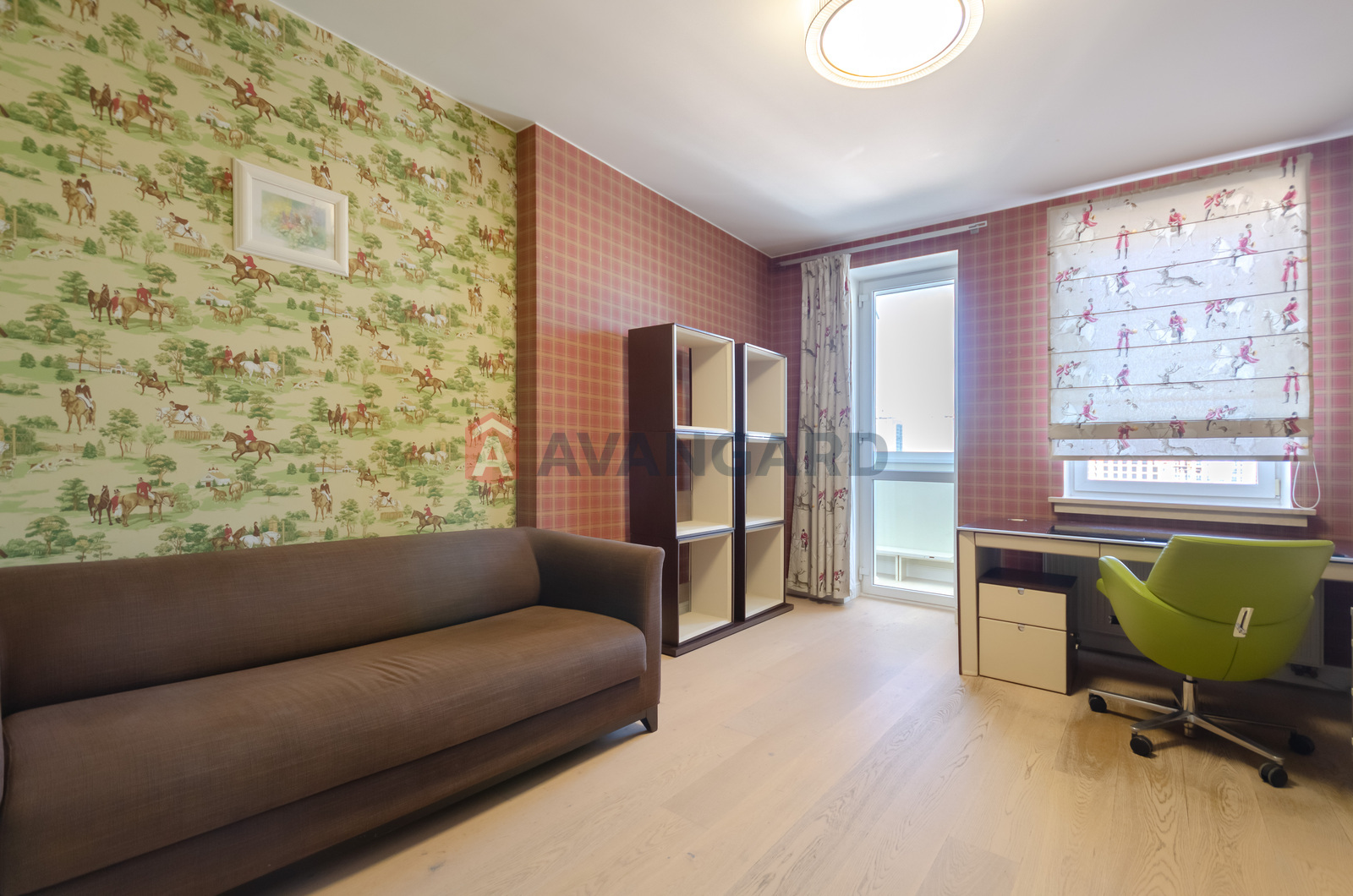 4 ��. ��������, 201.7/-/35 ��. �., 16/18 ������ ���� 14