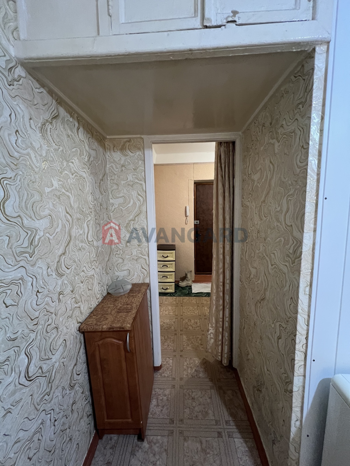 1 ��. ��������, 30/-/6 ��. �., 4/5 ������ ���� 9