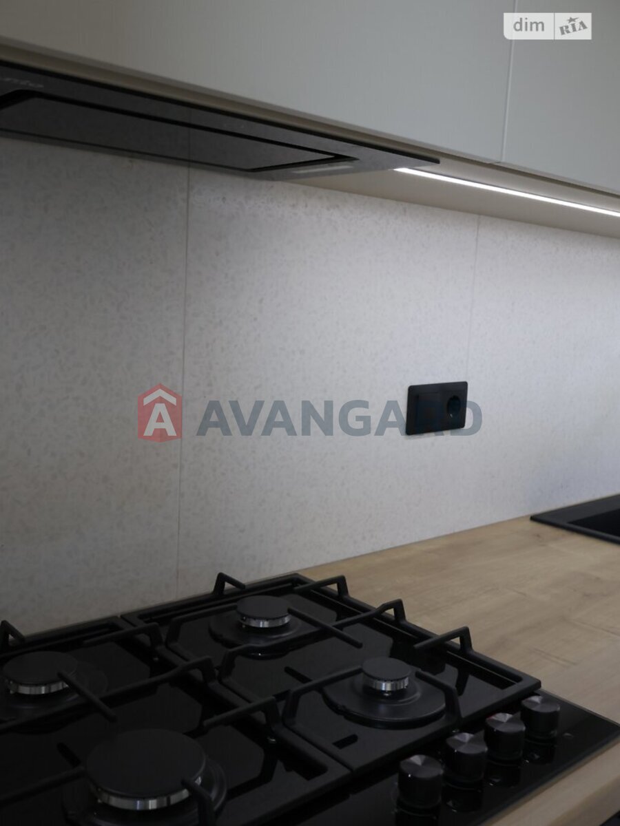 3 ��. ��������, 80/-/- ��. �., 6/9 ������ ���� 5